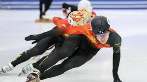 狼记：爱德华兹在末节告诉教练组，他不想按常规轮换下场休息